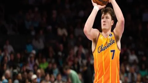 “国际赛事齐聚多座“冰雪”场馆，苏翊鸣等中国健儿亮相央视新闻客户端”