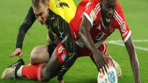 贝利葬礼现荒诞一幕！FIFA主席因凡蒂诺自拍照引热议与批评